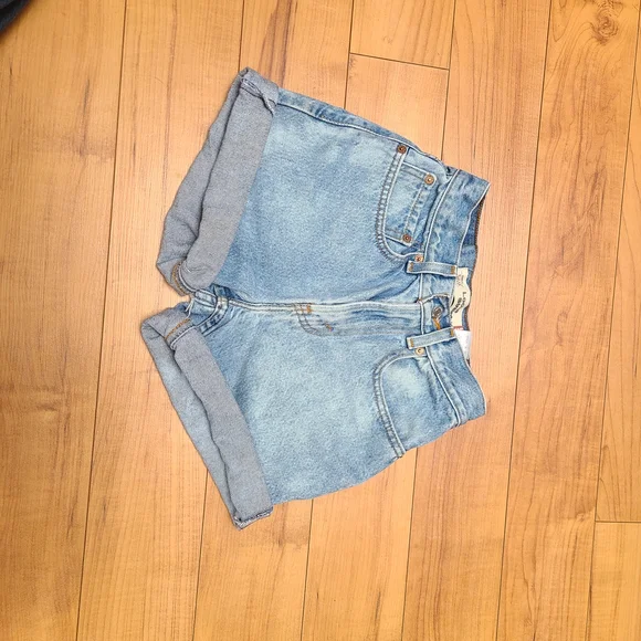 Levi's Women's Blue Denim Shorts - Picture 2 of 6
